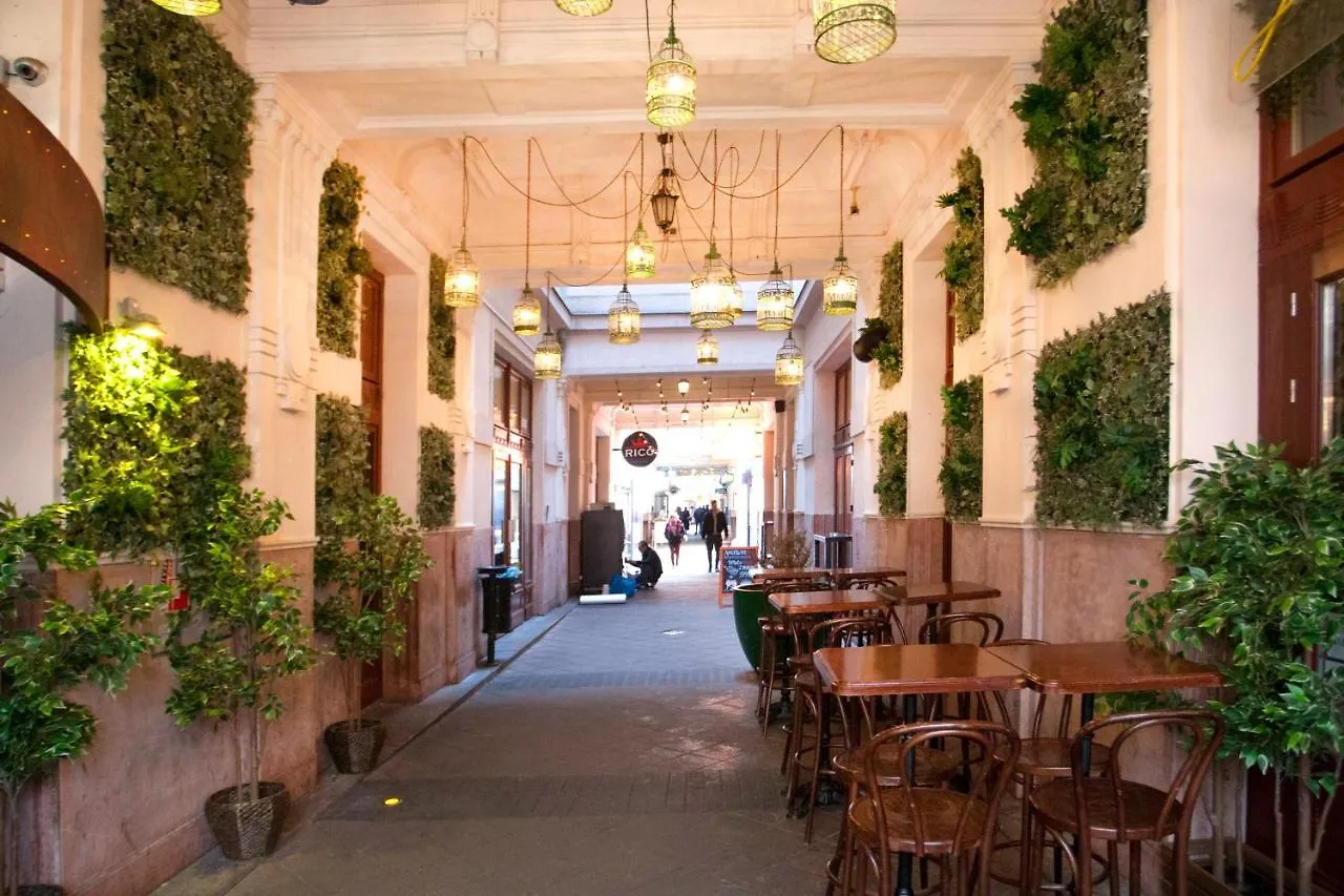 Appartamento Inviting Flat In The Heart Of Town Budapest