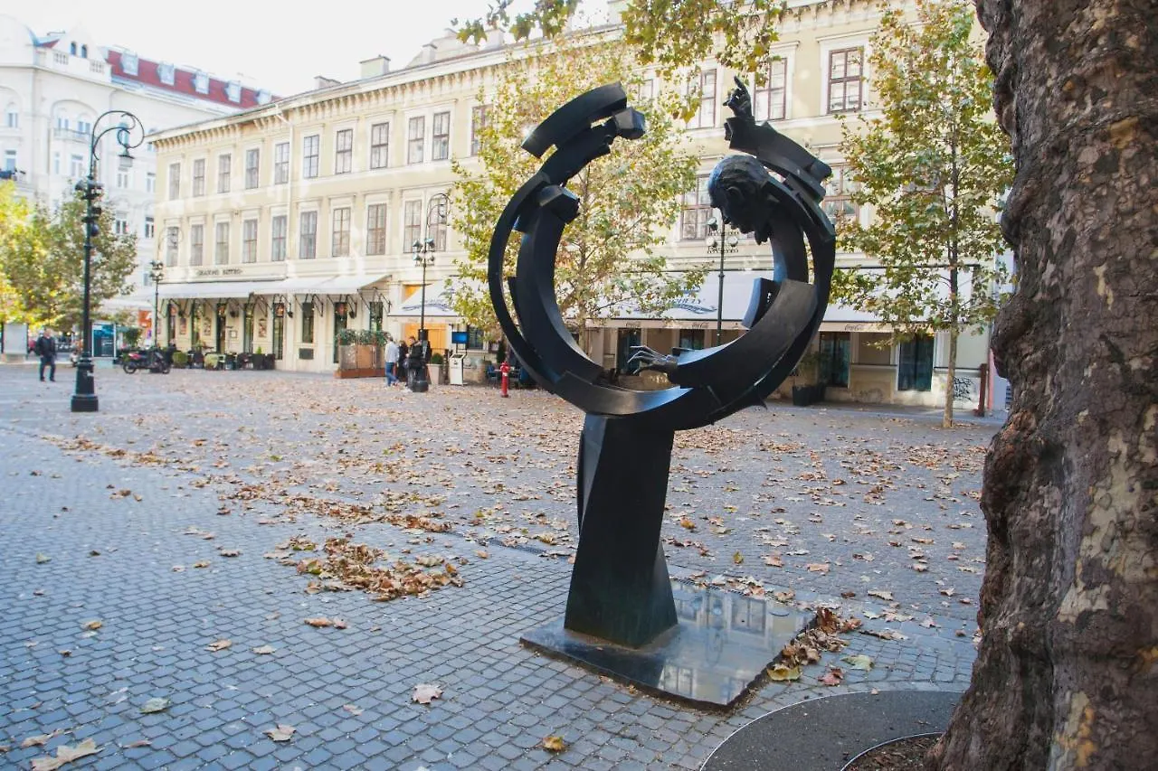 Appartamento Inviting Flat In The Heart Of Town Budapest 0*,